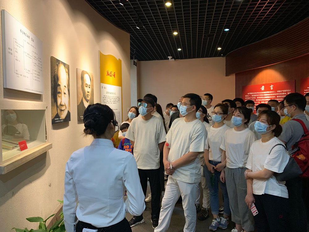 8-华中区域组织整个员工赴长沙开慧镇发展党史进建教育。.jpg